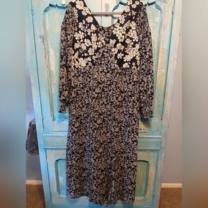 🤑 Cato Navy and Cream Floral Long Sleeve Dress